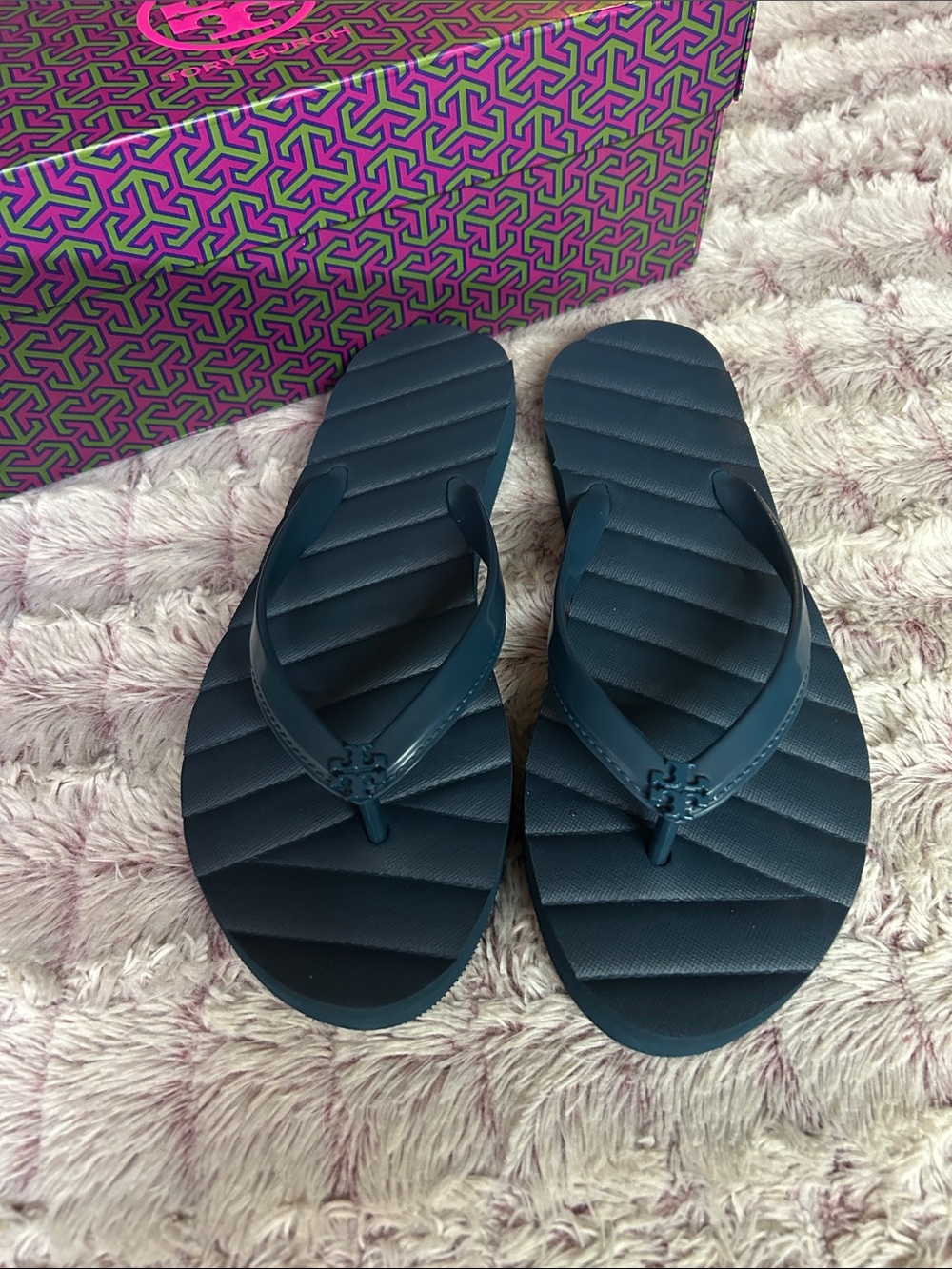 Tory Burch Deep Green Kira  Flip Flop Sandals size 7